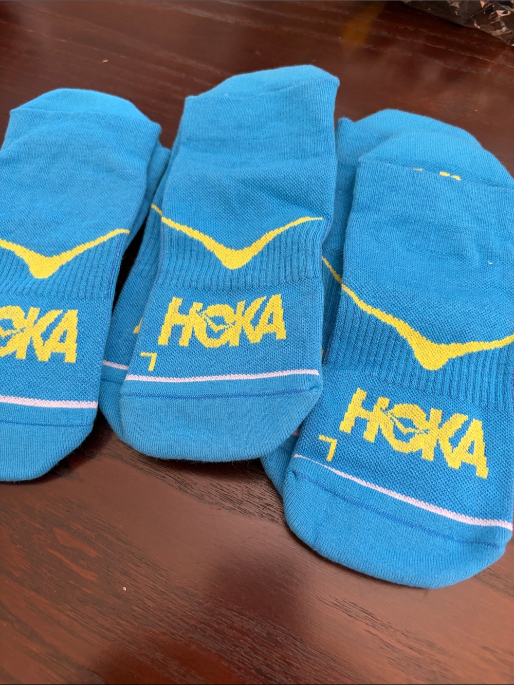 NWOT Hoka Low-Cut Athletic Socks in Bright Blue with Yellow Logo